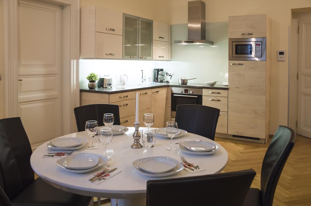 Modern Apartment Vsehrdova ปราก ภายนอก รูปภาพ