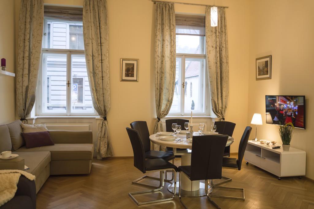 Modern Apartment Vsehrdova ปราก ภายนอก รูปภาพ